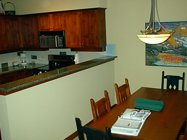Whistler Accommodation Taluswood The Bluffs 11 Dining Room